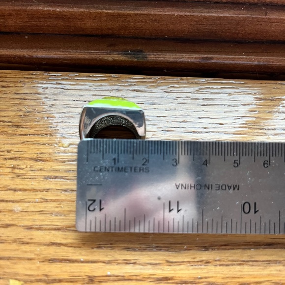 Chartreuse colored Oversized Ring - Picture 3 of 3